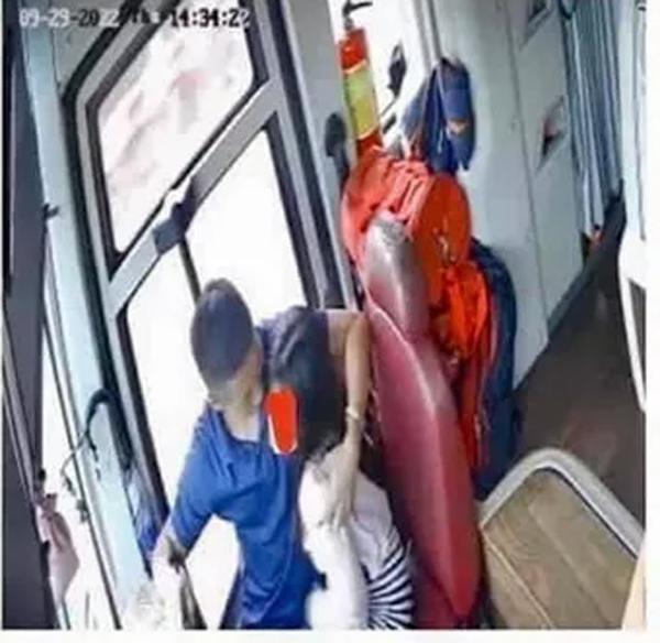 Nhân viên nhà xe quấy rối nữ hành khách: Xuất hiện cảnh phản dame-2