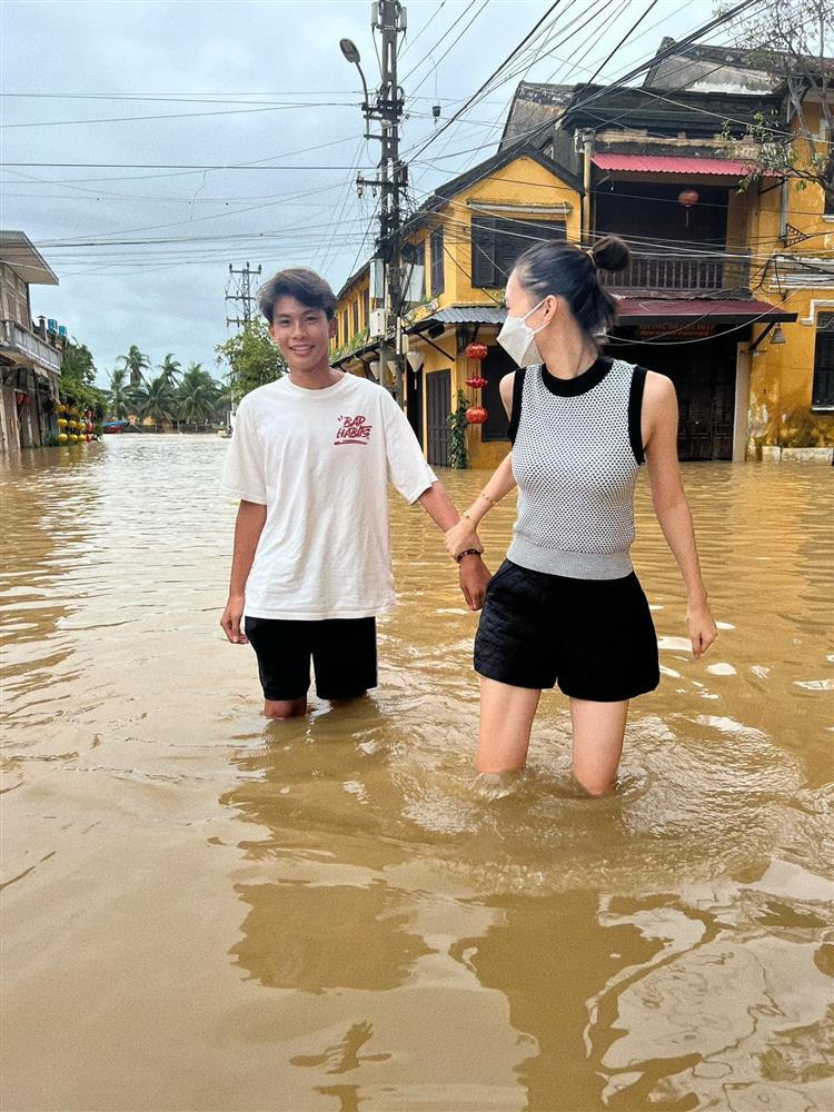 Hoa hậu Tiểu Vy lộ vóc dáng gầy gò sau khi tụt 5kg-2