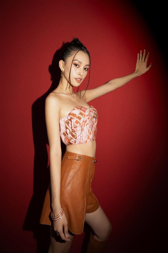 Hoa hậu Tiểu Vy lộ vóc dáng gầy gò sau khi tụt 5kg-8