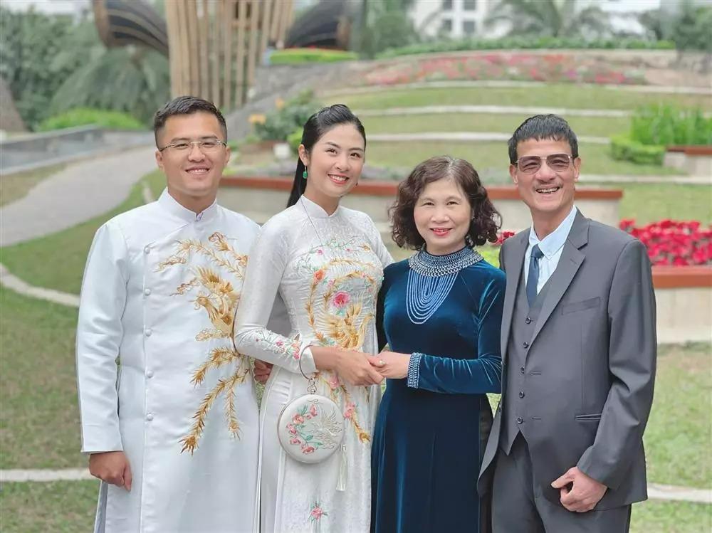 Phương Nga để lộ chuyện Ngọc Hân sắp lên xe hoa?-9