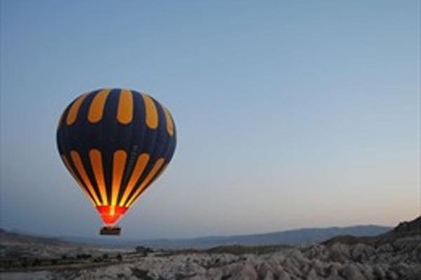 Cố tự sướng, nữ du khách sống dở chết dở sau cú ngã cao 10 mét-4