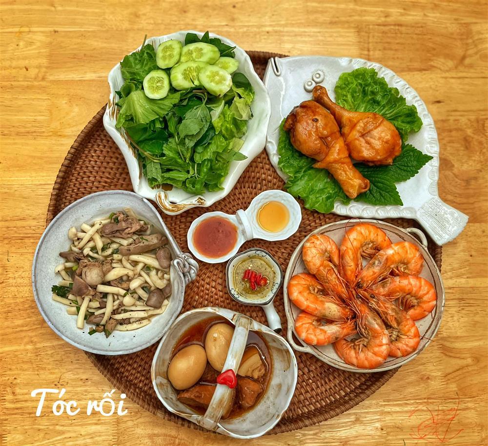 Loạt mâm cơm 4 người tươm tất, ngon đến nỗi nhà hàng chẳng là gì-2