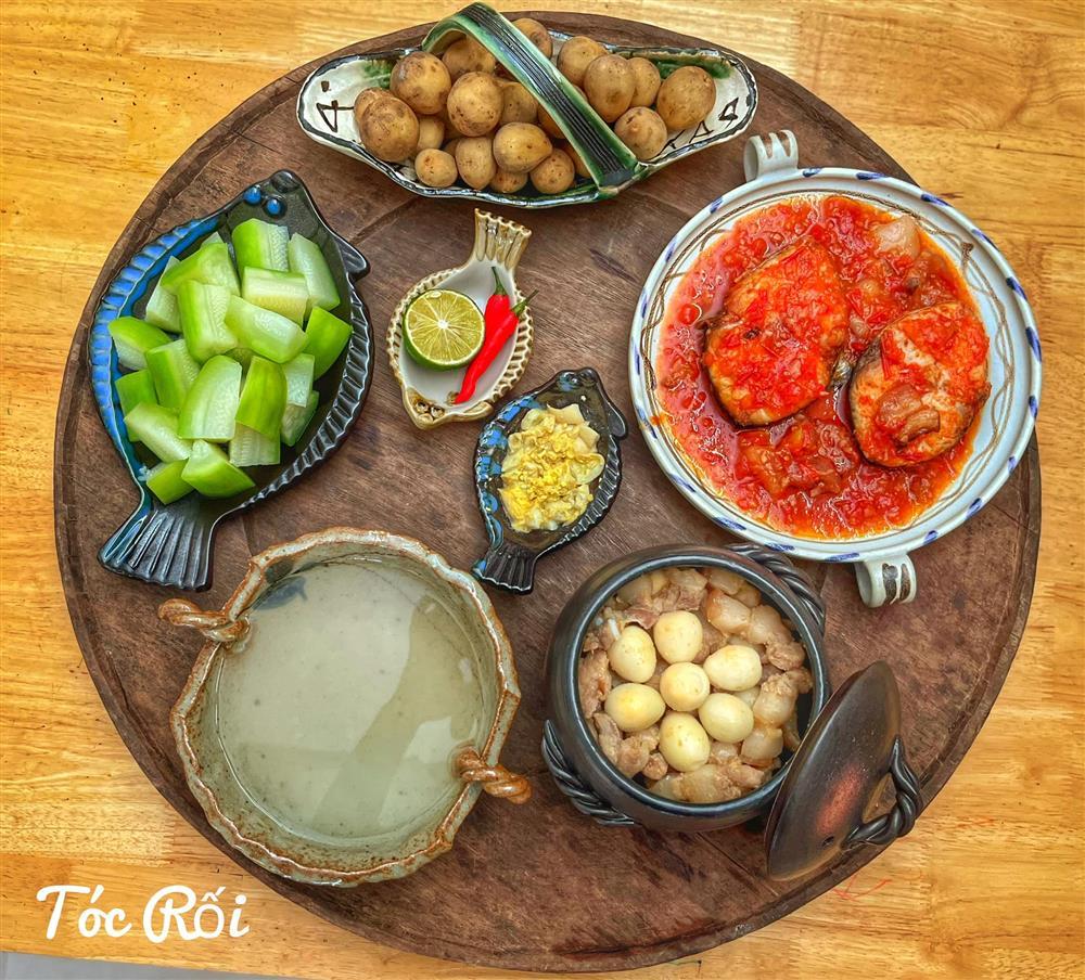 Loạt mâm cơm 4 người tươm tất, ngon đến nỗi nhà hàng chẳng là gì-7