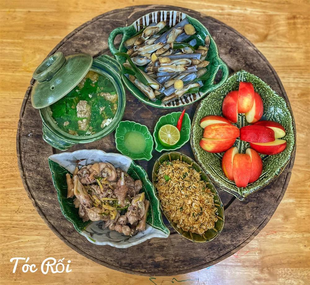 Loạt mâm cơm 4 người tươm tất, ngon đến nỗi nhà hàng chẳng là gì-9