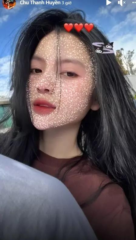 Bồ hot girl công khai tình tứ với Quang Hải ở trời Tây-8