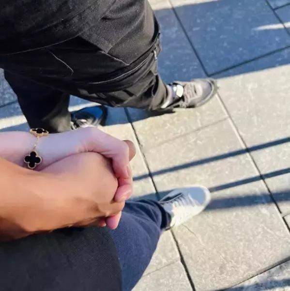 Bồ hot girl công khai tình tứ với Quang Hải ở trời Tây-4