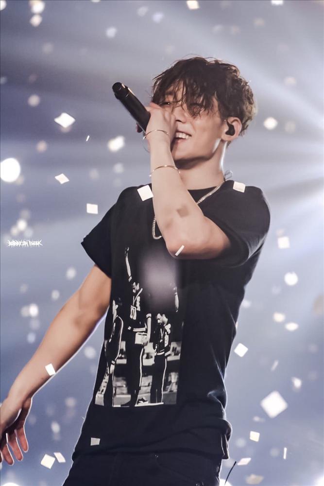 Cùng đón con đầu lòng, có idol Kpop được khen, người thì bị ném đá?-4