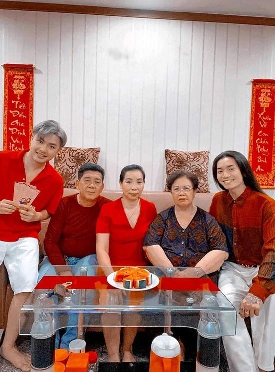 Mối quan hệ giữa bố mẹ BB Trần với gia đình bạn trai Quang Lâm-17