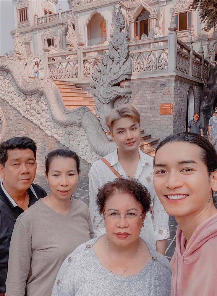 Mối quan hệ giữa bố mẹ BB Trần với gia đình bạn trai Quang Lâm-18