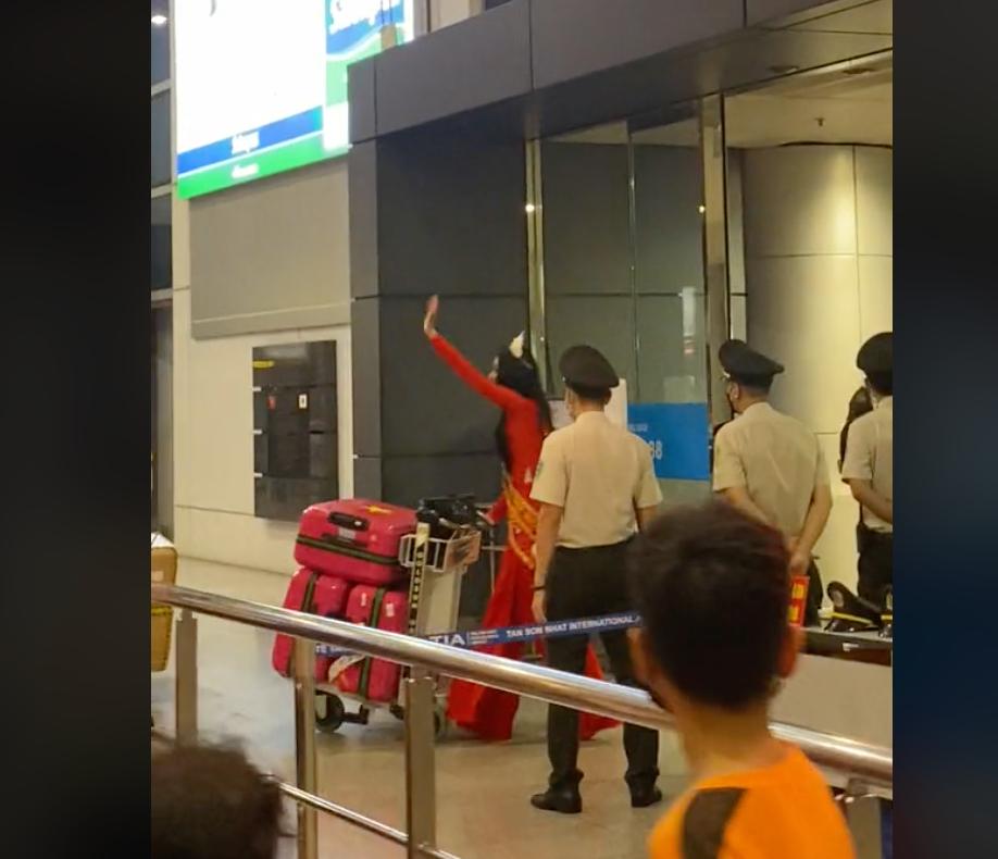 Á hậu 4 Lâm Thu Hồng về nước lẻ loi, khác hẳn Bảo Ngọc-1