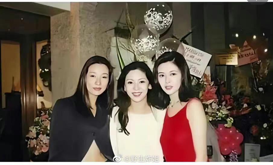 Bà trùm showbiz Hong Kong thời trẻ đẹp chẳng kém ai-2