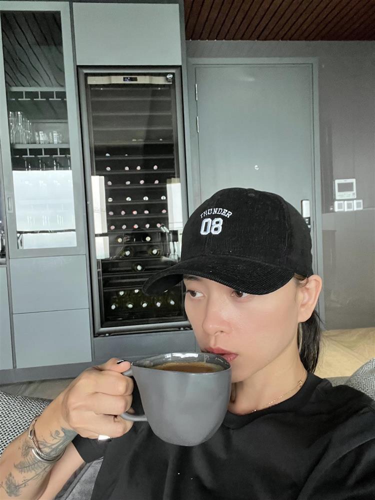 Tin showbiz Việt ngày 19/10: Cô dâu Đỗ Mỹ Linh hoài niệm quá khứ-8