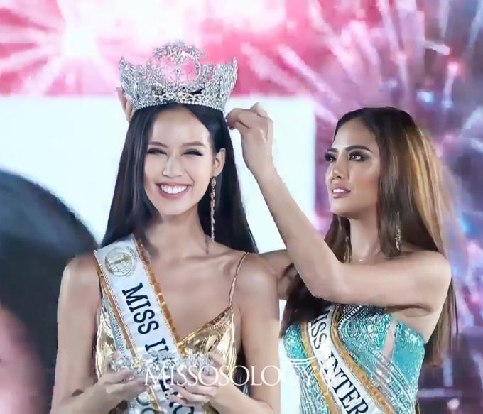 Bảo Ngọc đi cứu trợ miền Trung hậu đăng quang Miss Intercontinental-1