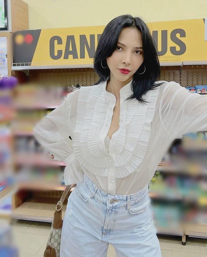 Sống ảo ở siêu thị: Lệ Quyên bị chê - Minh Tú lôi thôi-12