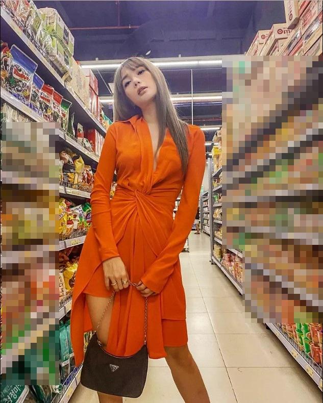 Sống ảo ở siêu thị: Lệ Quyên bị chê - Minh Tú lôi thôi-10