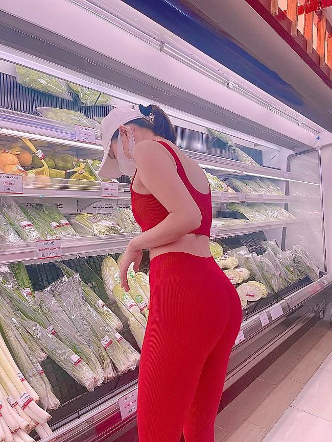 Sống ảo ở siêu thị: Lệ Quyên bị chê - Minh Tú lôi thôi-4