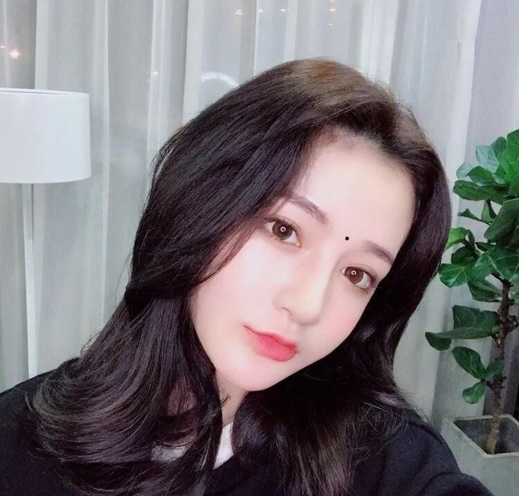 Phụ nữ có 5 nốt ruồi ẩn chứa tiền tài, cả đời sống nhung lụa-1