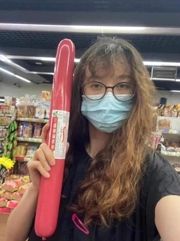 Khoai lang to hơn đầu người, hành lá cao cả mét ở Trung Quốc-2