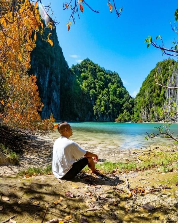 Vẻ đẹp nguyên sơ ở ‘mắt rồng’ giữa lòng vịnh Hạ Long-6