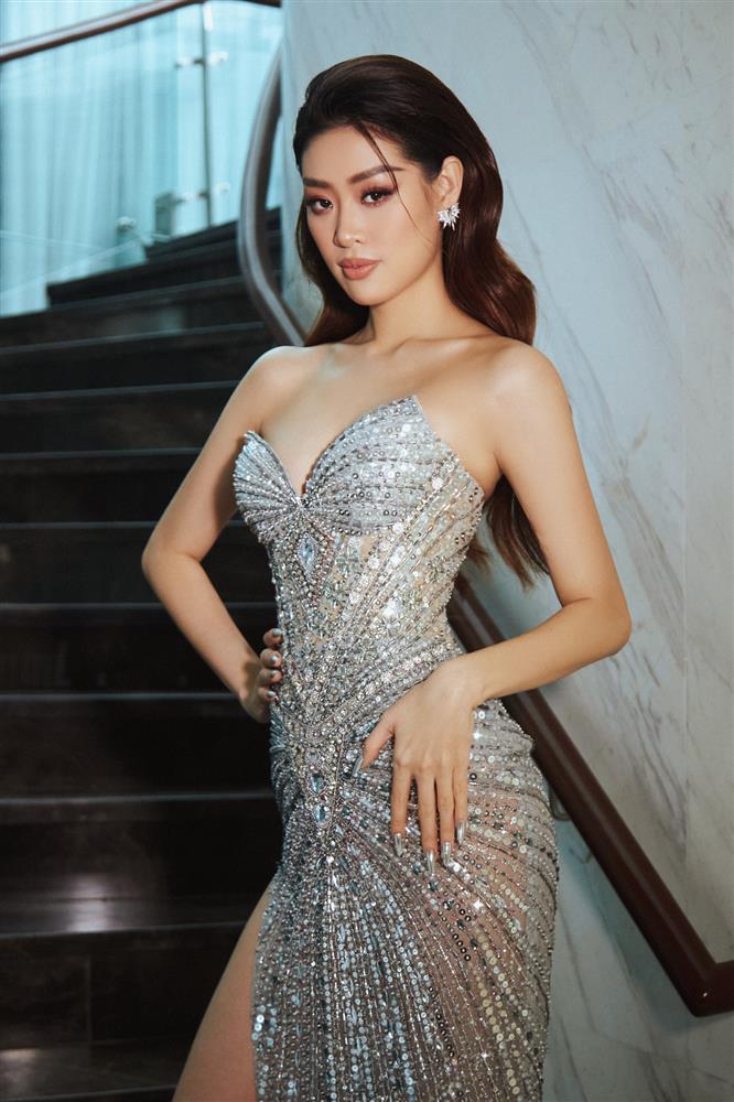 Hoàng Thùy khoe đôi chân bạc tỷ, Minh Tú vắng mặt sự kiện-7