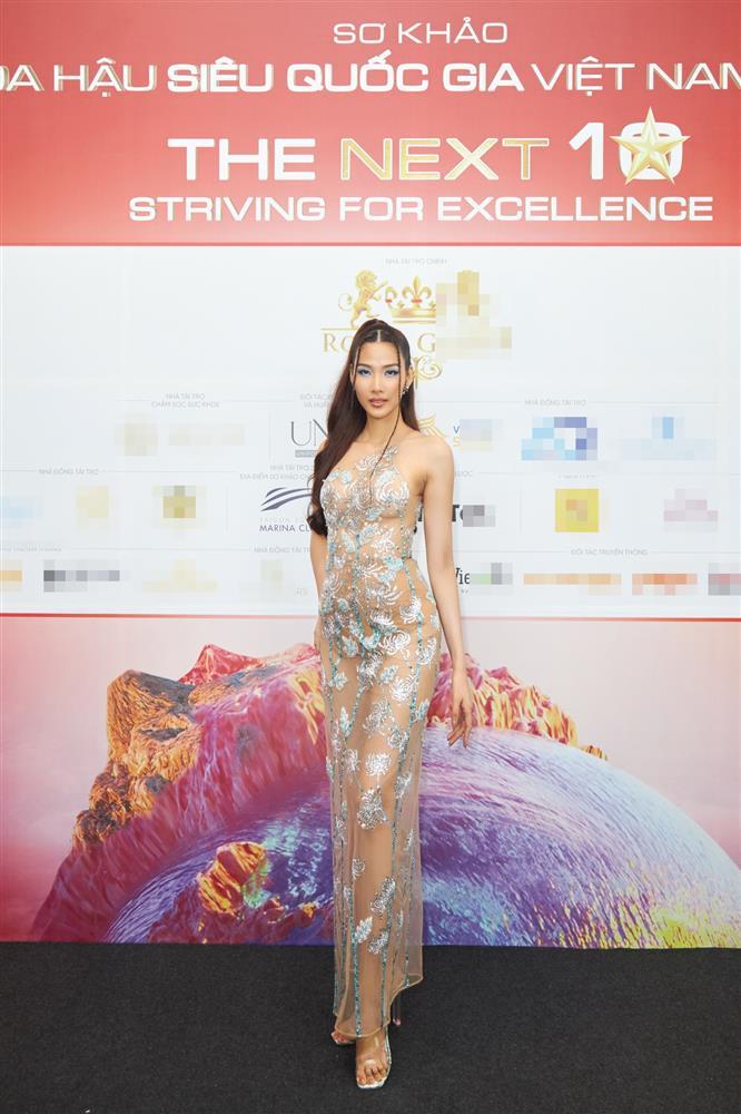 Hoàng Thùy khoe đôi chân bạc tỷ, Minh Tú vắng mặt sự kiện-3