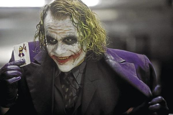 Tượng đài Joker bất tử của Heath Ledger-1