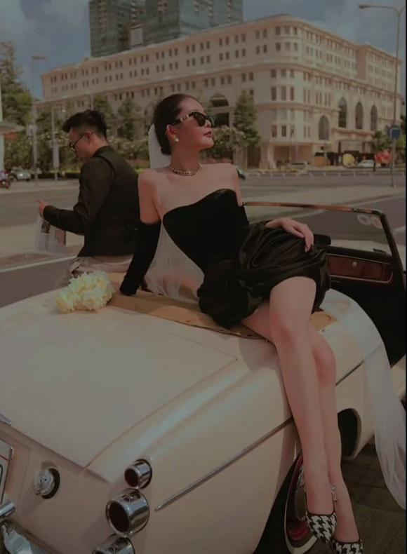 Ảnh cưới Lê Âu Ngân Anh: Chú rể hôn vai cô dâu cực tình tứ-9