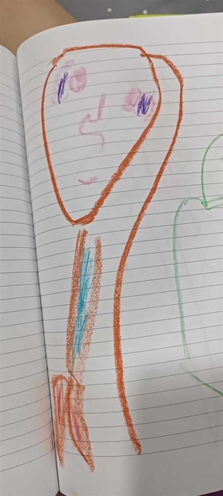 Giật mình xỉu ngang với các bức tranh bé vẽ tặng mẹ ngày 20/10-9