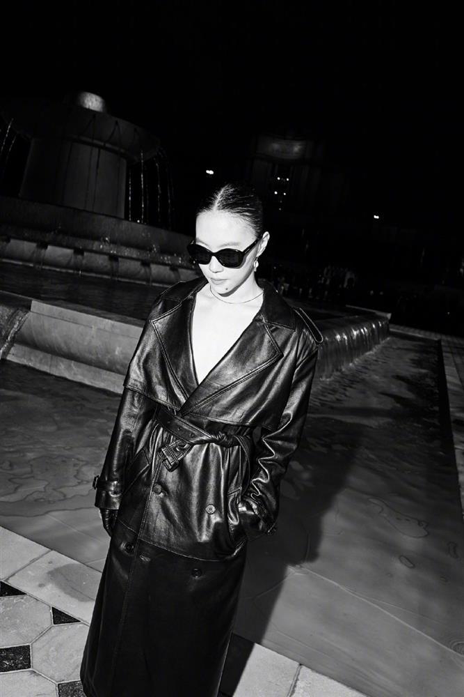 Con gái Vương Phi thay đổi chóng mặt: Xưa tomboy, giờ sexy lady-6