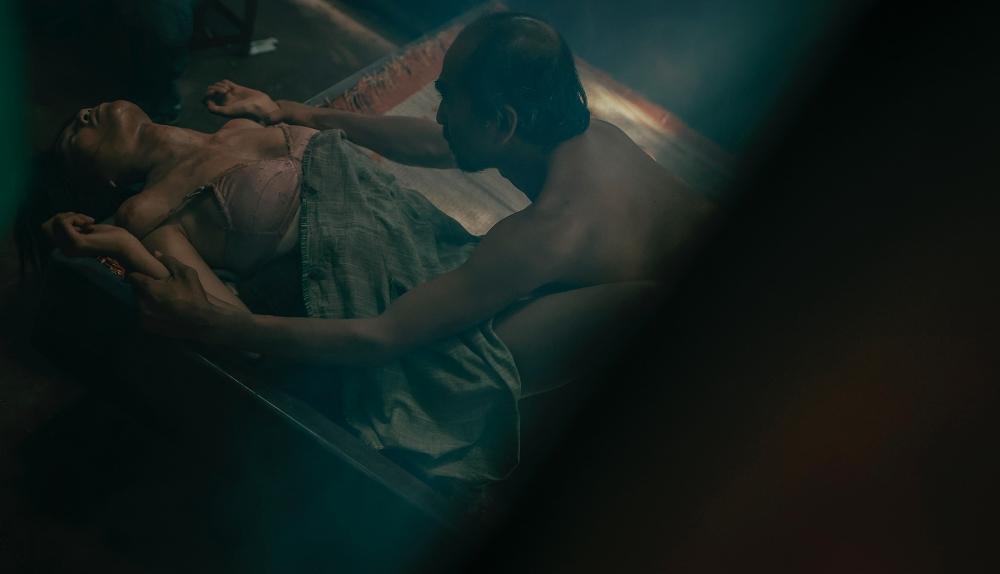 Kaity Nguyễn khiến bạn diễn bị thương khi quay cảnh cưỡng bức-4