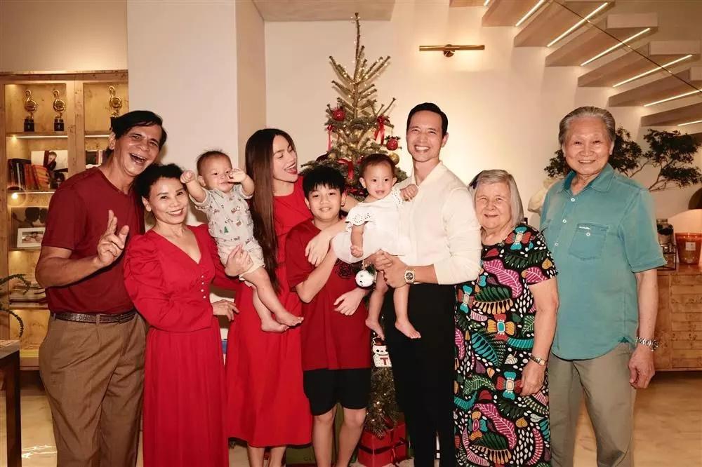 Kim Lý bị nghi nhờ người viết tiếng Việt, Hà Hồ vội thanh minh-7