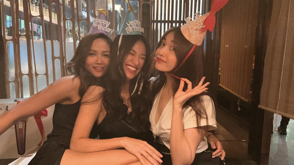 Kim Duyên đón sinh nhật, Lệ Hằng comment phát ngượng-10