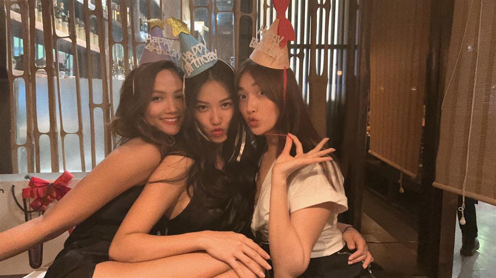 Kim Duyên đón sinh nhật, Lệ Hằng comment phát ngượng-11