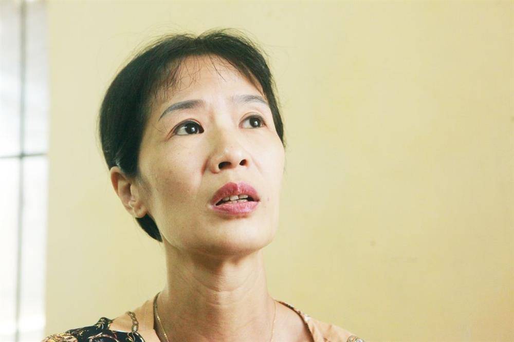 Kiếp tòng phu của người vợ chăm chồng bại liệt 13 năm-10