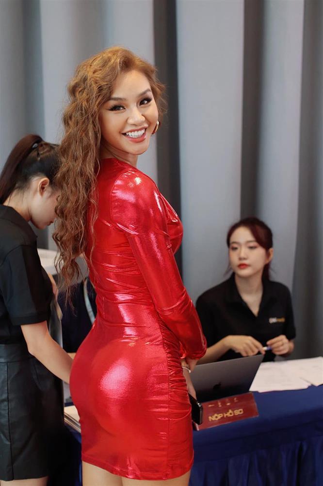 Lê Hoàng Phương gặp quá nhiều kẻ mạnh tại Miss Supranational VN-2