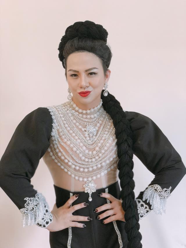 Kiều Minh Tuấn, Hieuthuhai giả gái được khen hơn phiên bản nam-8