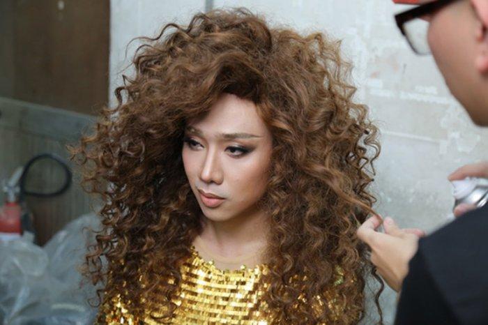 Kiều Minh Tuấn, Hieuthuhai giả gái được khen hơn phiên bản nam-6