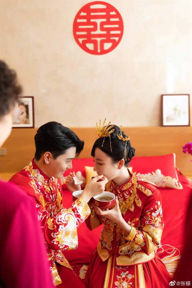 Thần tiên tỷ tỷ Trương Mông rơi nước mắt trong hôn lễ-1