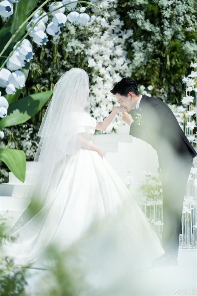 Thần tiên tỷ tỷ Trương Mông rơi nước mắt trong hôn lễ-12