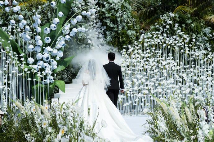 Thần tiên tỷ tỷ Trương Mông rơi nước mắt trong hôn lễ-15