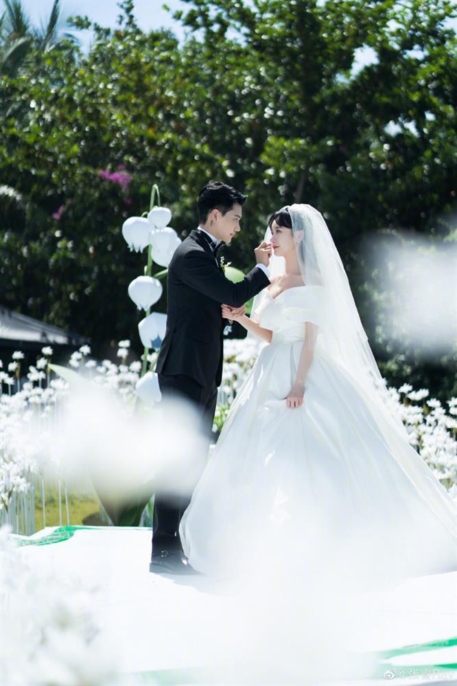 Thần tiên tỷ tỷ Trương Mông rơi nước mắt trong hôn lễ-10