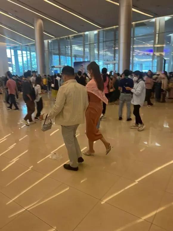 Shark Bình hát tặng Phương Oanh ngày Phụ Nữ Việt Nam-3