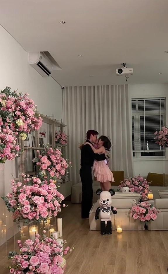 Trai đẹp chi 50 triệu cho hot girl Người Ấy Là Ai ngày 20/10-5