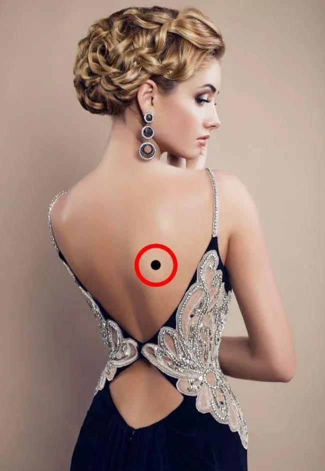 Người sở hữu nốt ruồi ở vị trí này trên lưng có số phú quý-2