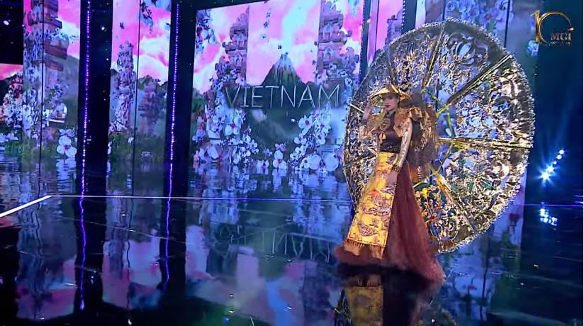 Ngoài Thiên Ân Miss Grand, Việt Nam nhiều lần trục trặc quốc phục-3