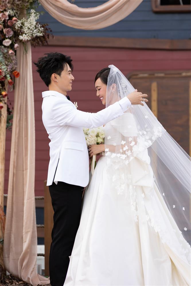 Diệu Nhi - Anh Tú gửi thiệp giản dị bất ngờ khi cưới ở Hà Nội-5