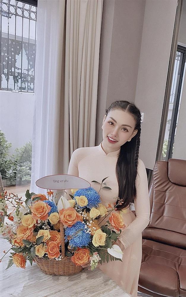 Sao Việt khoe quà 20/10: Hiền Hồ chanh sả, Quỳnh Thư gây tò mò-9