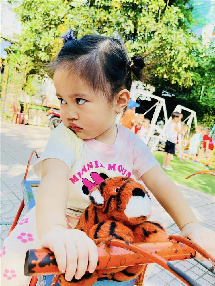 Ái nữ Lê Dương Bảo Lâm gây sốt với biểu cảm hờn cả thế giới-2