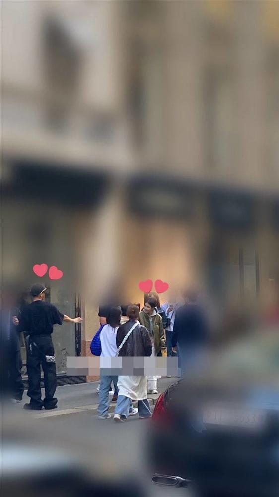 IU gặp Yoo Ah In tại Paris, tình cờ chạm mặt hay là đang hẹn hò?-2