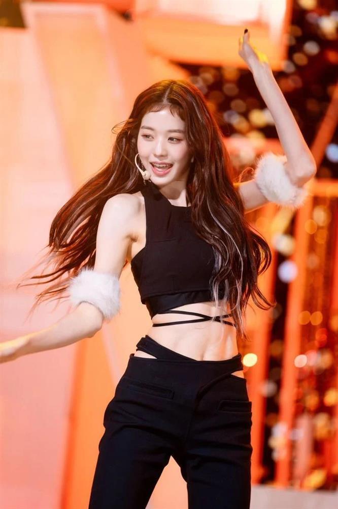 Mỹ nhân Gen 4 Kpop lăng xê loạt outfit khoe dáng cực phẩm-5